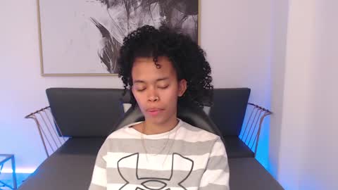 Snapshot of shenna_brunette_ chatting on 12.24.24 Shenna online show from 12.24.24