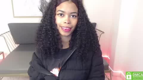 Snapshot of shenna_brunette_ chatting on 01.18.25 Shenna online show from 01.18.25