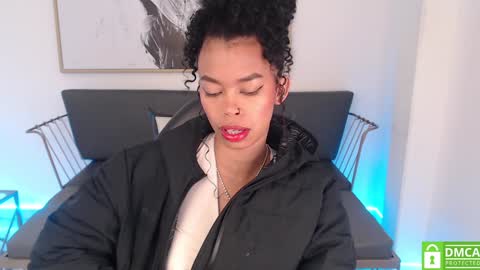 Snapshot of shenna_brunette_ chatting on 01.27.25 Shenna online show from 01.27.25