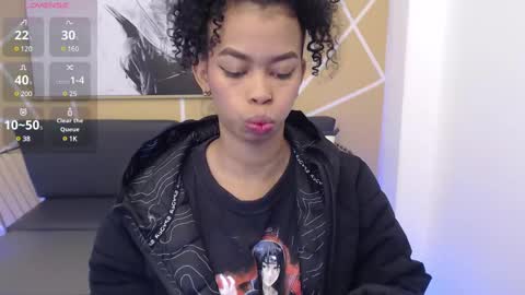 Snapshot of shenna_brunette_ chatting on 03.08.25 Shenna online show from 03.08.25