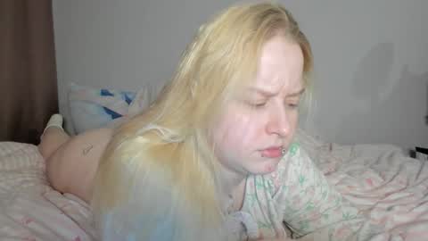 Snapshot of sherlystero chatting on 03.23.26 sher online show from 03.23.26