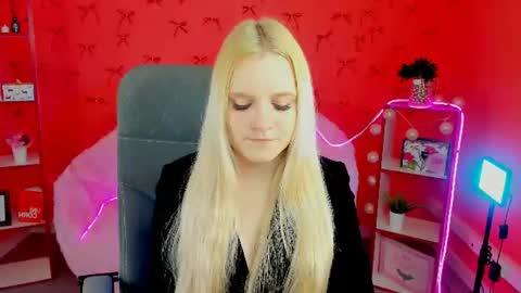 Snapshot of sherributlers chatting on 06.11.26 Sweet Sherri online show from 06.11.26