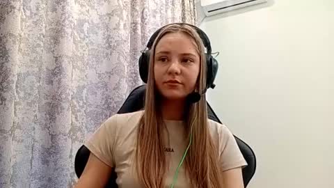 Snapshot of sherrylkeep chatting on 11.26.25 Lisa online show from 11.26.25