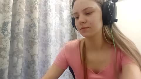 Snapshot of sherrylkeep chatting on 12.16.25 Lisa online show from 12.16.25