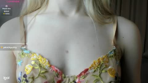 Snapshot of sherylllammey chatting on 04.30.26 Sara online show from 04.30.26