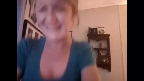 Snapshot of sheseemsinnocent chatting on 10.31.25 sheseemsinnocent online show from 10.31.25