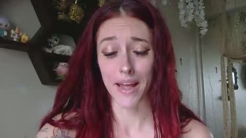 Snapshot of shespeachy chatting on 04.24.26 peachy online show from 04.24.26