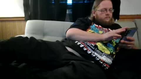 Snapshot of shifty885 chatting on 10.31.25 shifty885 online show from 10.31.25