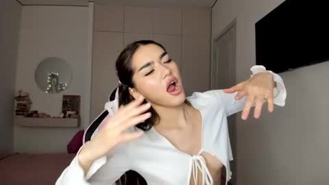 Snapshot of shineel chatting on 01.08.26 Shineel online show from 01.08.26