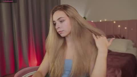 Julia online show from 09.22.25