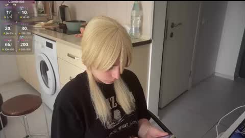 Im Lilu Rosenblum  Guys I have   ----Ill be glad to see you there online show from 10.04.25