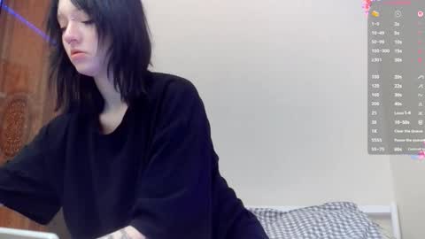 Snapshot of shirleyboulet chatting on 01.07.26 Luna online show from 01.07.26