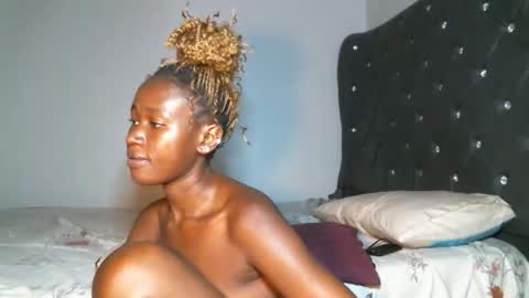 Snapshot of shiro254 chatting on 12.15.25 Shi-ro online show from 12.15.25