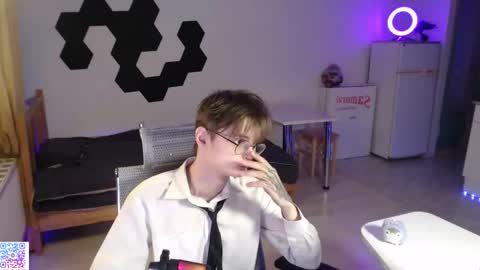 Snapshot of shiromy_ chatting on 11.21.25 shiromy_ online show from 11.21.25