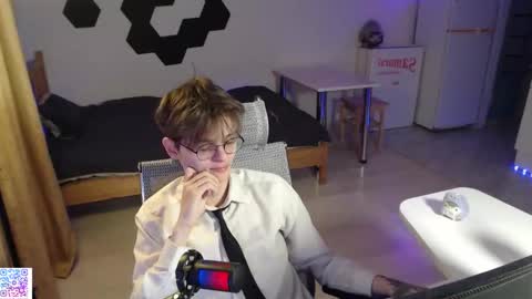 Snapshot of shiromy_ chatting on 11.26.25 shiromy_ online show from 11.26.25