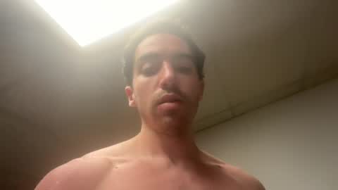 Snapshot of shirtlesshunk15 chatting on 06.21.26 shirtlesshunk15 online show from 06.21.26