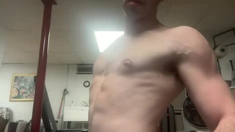 Snapshot of shirtlesshunk15 chatting on 07.02.26 shirtlesshunk15 online show from 07.02.26