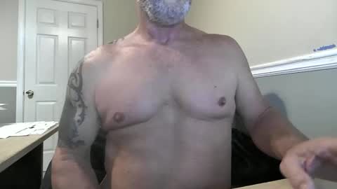 Snapshot of shooter0069 chatting on 12.04.24 Getting mine online show from 12.04.24