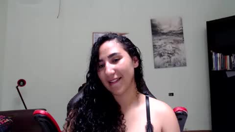 Snapshot of shopia_scarlet chatting on 11.06.25 Sofia online show from 11.06.25