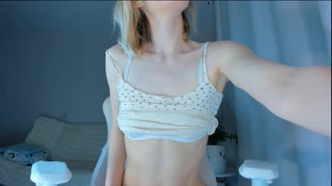Snapshot of showmejenny chatting on 03.07.26 jennywoody online show from 03.07.26