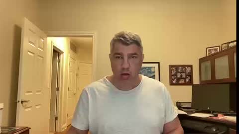 Chicago Guy online show from 09.20.25