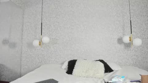 ZUMY ANGELS online show from 12.19.25