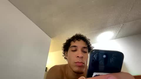 Snapshot of shurthingxx chatting on 01.12.25 shurthingxx online show from 01.12.25