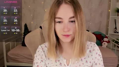 Snapshot of shy__polly chatting on 12.15.25 Polly online show from 12.15.25