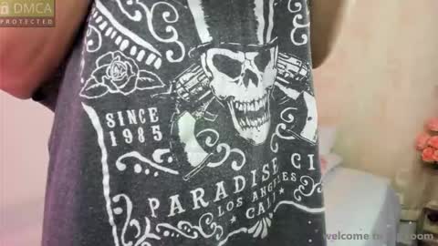 Snapshot of shy_angel_30 chatting on 09.19.25 Angel online show from 09.19.25