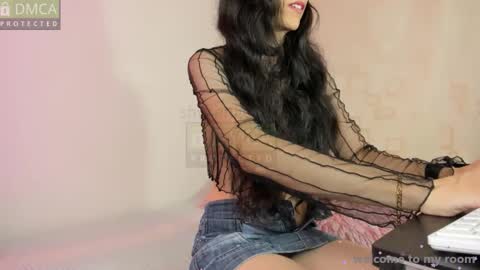 Snapshot of shy_angel_30 chatting on 11.04.25 Angel online show from 11.04.25