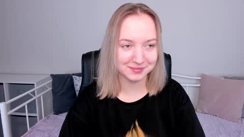 Snapshot of shy_annacutie chatting on 03.07.25 Anna online show from 03.07.25