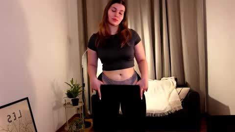 Snapshot of shy_nerd_babyy chatting on 01.20.25 shy_nerd_babyy online show from 01.20.25