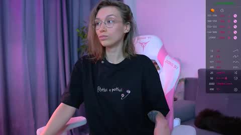 Snapshot of shy_or_horny chatting on 10.16.25  HI i am Marcy online show from 10.16.25