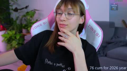 Snapshot of shy_or_horny chatting on 03.24.26 HI i am Marcy online show from 03.24.26