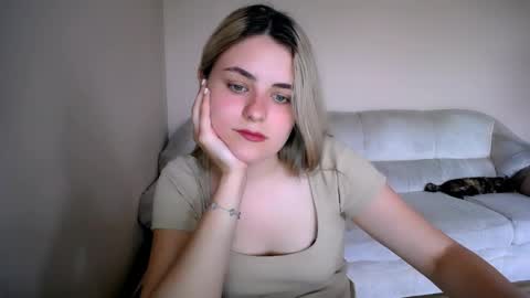 Snapshot of shy_sabrina_ chatting on 05.25.26 shy_sabrina_ online show from 05.25.26