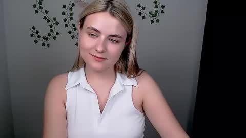 Snapshot of shy_sabrina_ chatting on 07.02.26 shy_sabrina_ online show from 07.02.26
