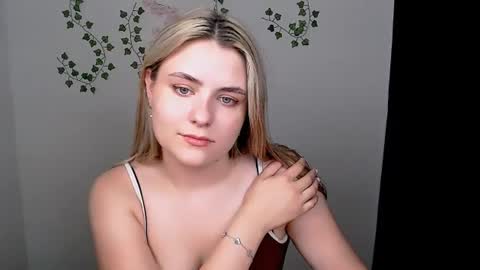 Snapshot of shy_sabrina_ chatting on 07.13.26 shy_sabrina_ online show from 07.13.26