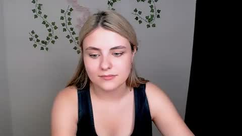 Snapshot of shy_sabrina_ chatting on 07.14.26 shy_sabrina_ online show from 07.14.26