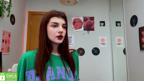 Snapshot of shybella_girl chatting on 01.27.25 Bella online show from 01.27.25