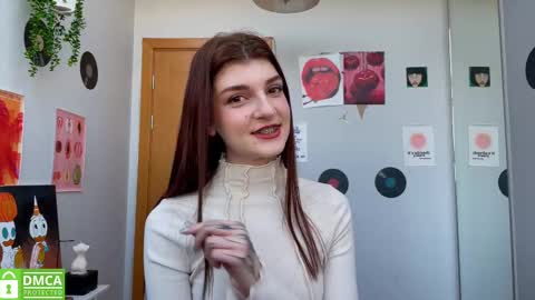 Snapshot of shybella_girl chatting on 02.12.25 Bella online show from 02.12.25
