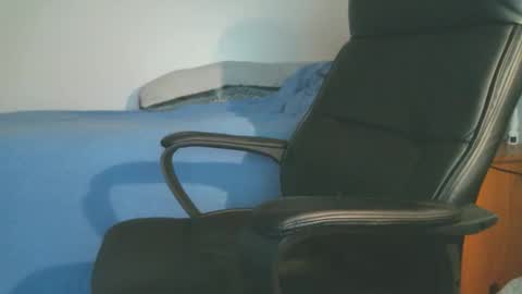 shyboyhugecum2020 online show from 03.30.26