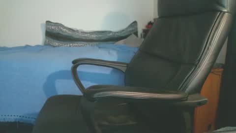 shyboyhugecum2020 online show from 04.05.26