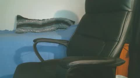 shyboyhugecum2020 online show from 04.08.26