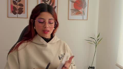 Snapshot of shylittlebunny chatting on 01.27.25 shylittlebunny online show from 01.27.25