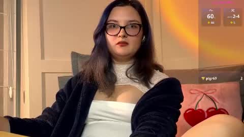 Snapshot of shylittlemouth chatting on 06.16.26 Vanessa online show from 06.16.26