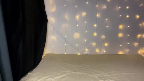 Snapshot of shyredstar chatting on 12.31.24 Tom and Betty online show from 12.31.24