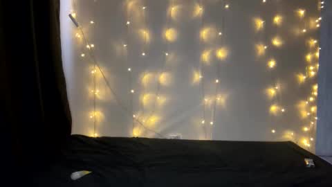 Snapshot of shyredstar chatting on 01.06.25 Tom and Betty online show from 01.06.25