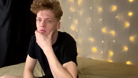 Snapshot of shyredstar chatting on 01.09.25 Tom and Betty online show from 01.09.25