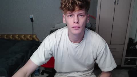 Snapshot of shyredstar chatting on 02.01.25 Tom and Betty online show from 02.01.25