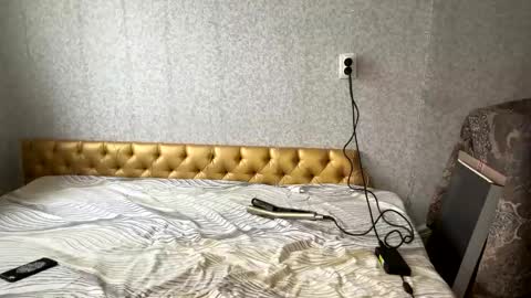 Snapshot of shyredstar chatting on 02.24.25 Tom and Betty online show from 02.24.25